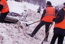 Москвичи недовольны уборкой дорог и тротуаров от снега