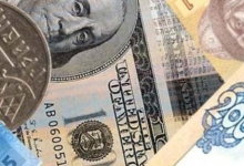Средний курс продажи наличного доллара на территории Украины в июле